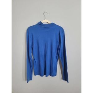 Vintage blue minimalist turtleneck